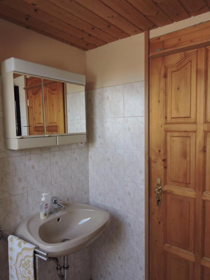 Grosses Ferienhaus Plattensee Balaton - Nyaralo Haz 6 Szobaval, 5 Fuerdoszobaval, 3000 Nm Apartment Szolad Luaran gambar