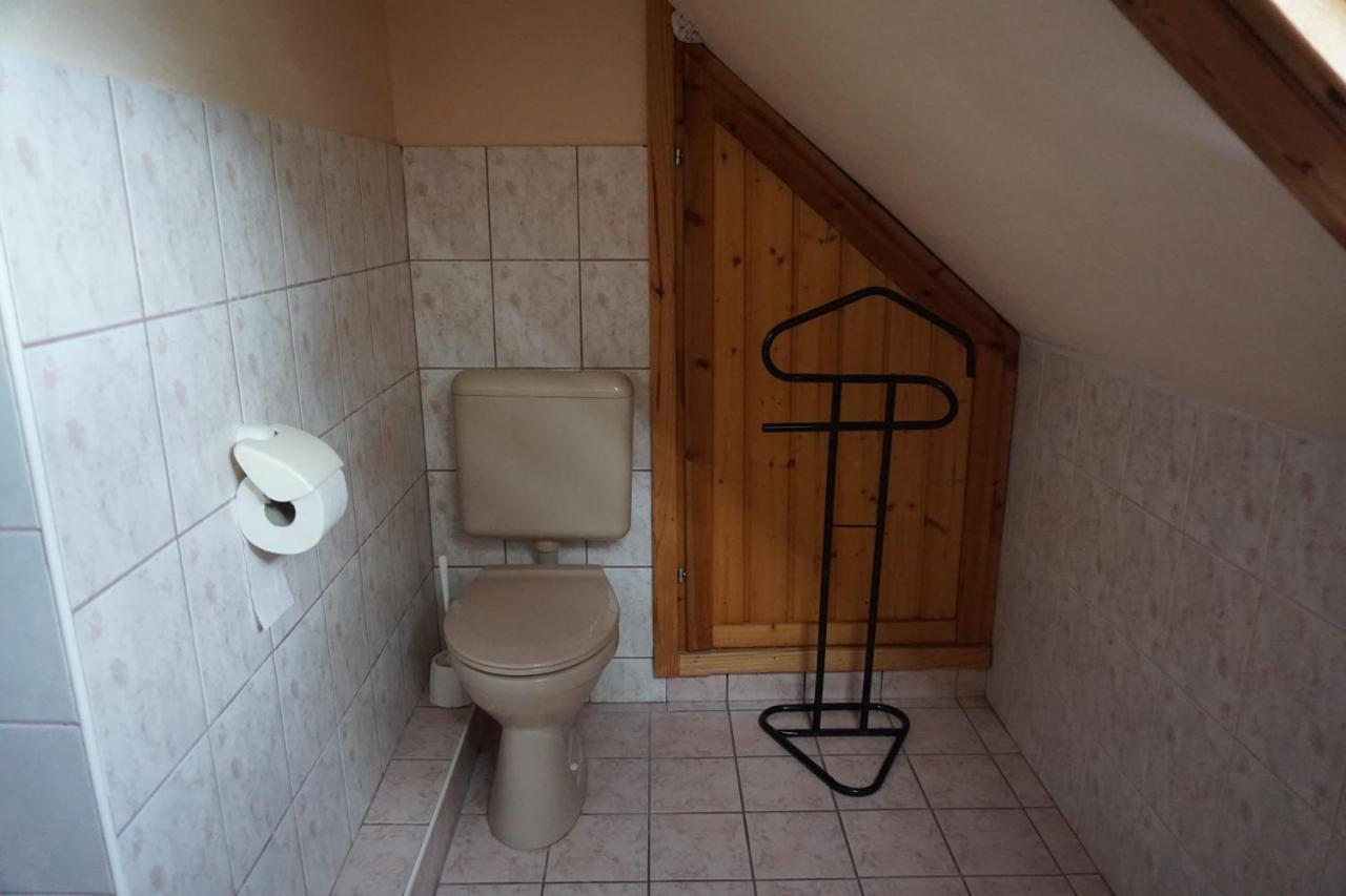 Grosses Ferienhaus Plattensee Balaton - Nyaralo Haz 6 Szobaval, 5 Fuerdoszobaval, 3000 Nm Apartment Szolad Luaran gambar