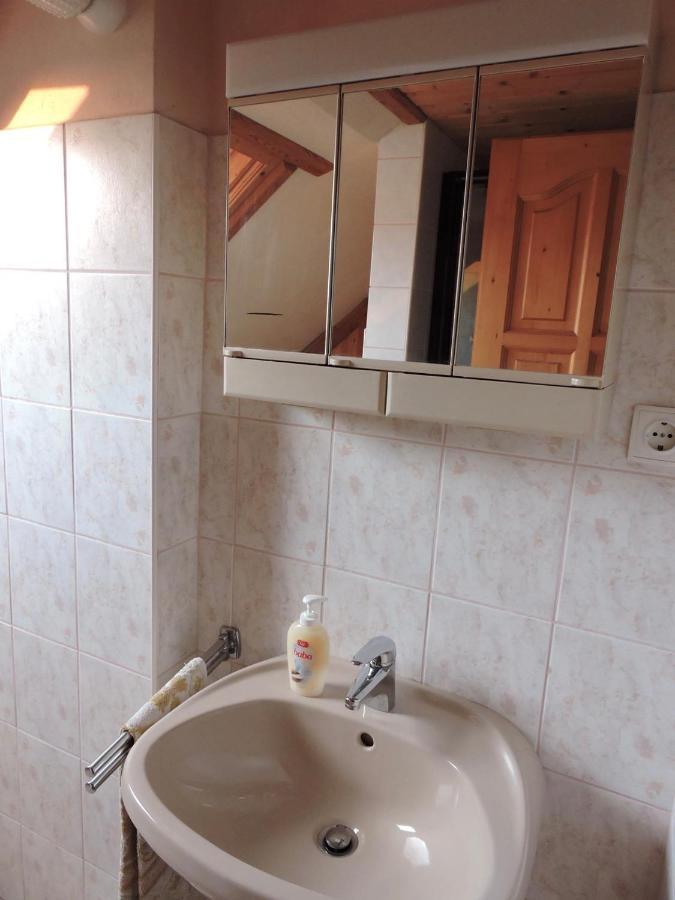Grosses Ferienhaus Plattensee Balaton - Nyaralo Haz 6 Szobaval, 5 Fuerdoszobaval, 3000 Nm Apartment Szolad Luaran gambar