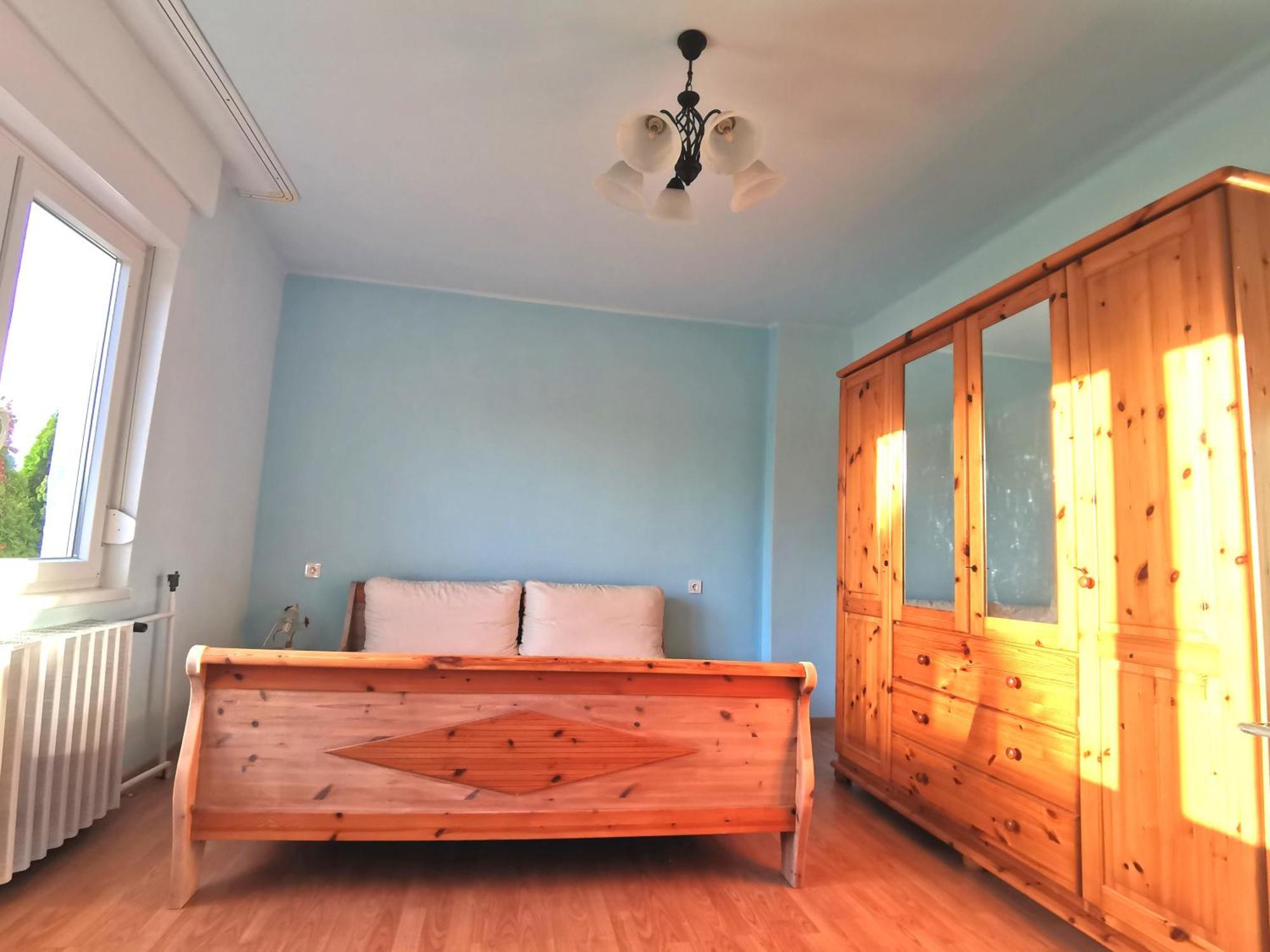 Grosses Ferienhaus Plattensee Balaton - Nyaralo Haz 6 Szobaval, 5 Fuerdoszobaval, 3000 Nm Apartment Szolad Luaran gambar