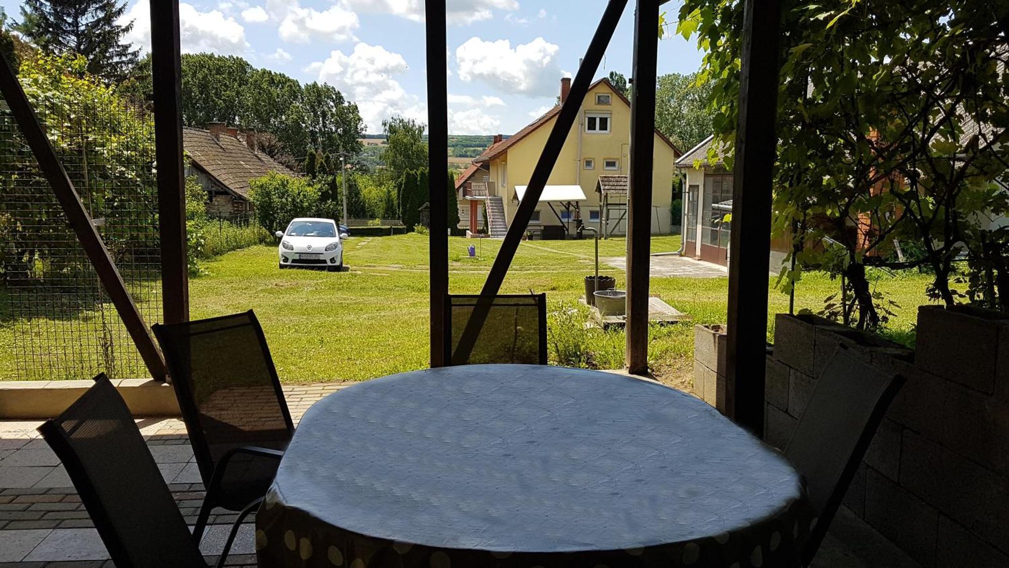 Grosses Ferienhaus Plattensee Balaton - Nyaralo Haz 6 Szobaval, 5 Fuerdoszobaval, 3000 Nm Apartment Szolad Luaran gambar